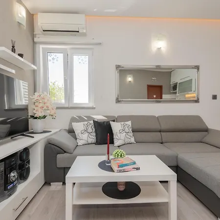 With Parking Space - 24631 Апартаменты