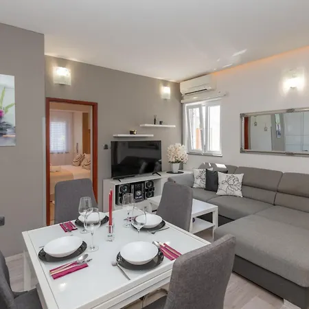 With Parking Space - 24631 Апартаменты Сплит